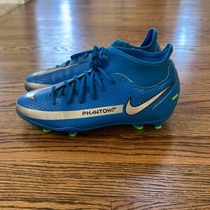 Kid’s Nike Phantom soccer cleats